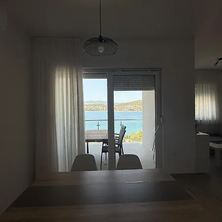 Seaesta Andrea * تروغير
